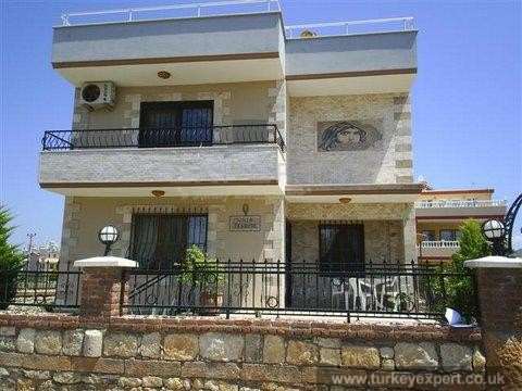 Vrijstaande villa in Altinkum met prive zwembad