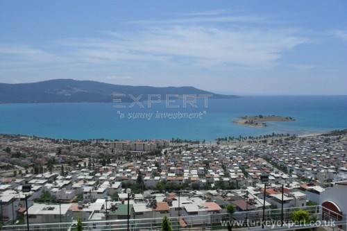 7,582 m2 bouwgrond geschikt voor 30 vrijstaande villas of 45 woningen in Didim Akbuk