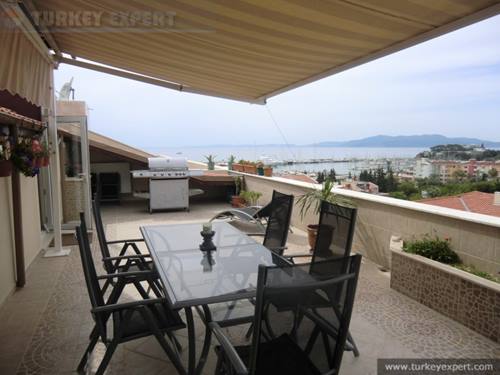 Attractive penthouse apartment overlooking the marina of Kusadasi