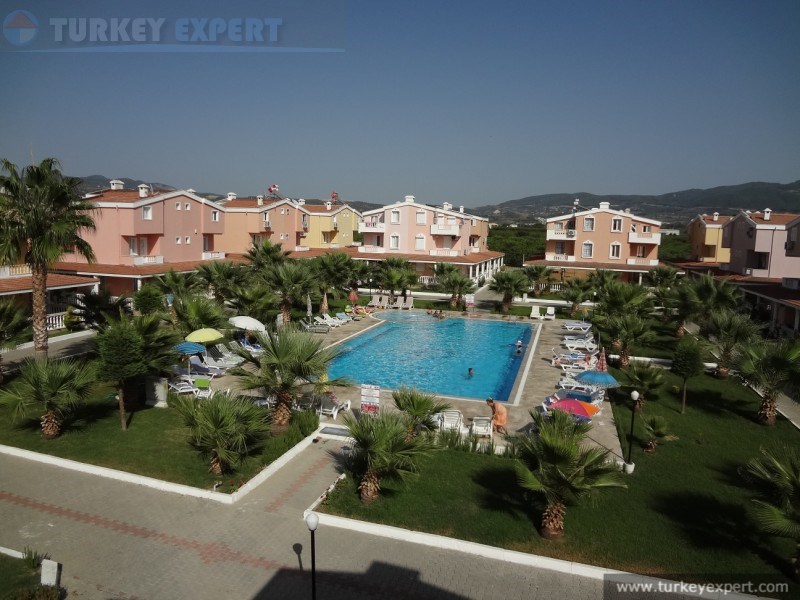 Kusadasi Melisa sitesinde satilik yazlik