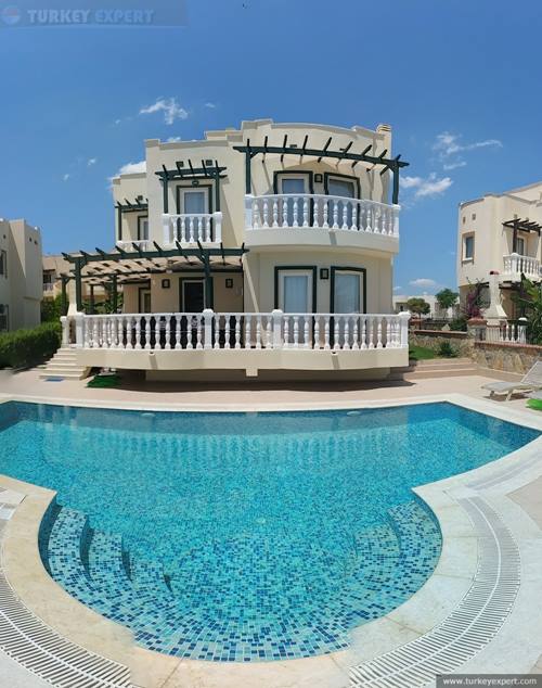 Bodrum villa met uitzicht op meer en zee