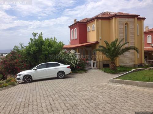 Vrijstaande villa in Kusadasi met panoramisch zeezicht in een zeer goed onderhouden villapark