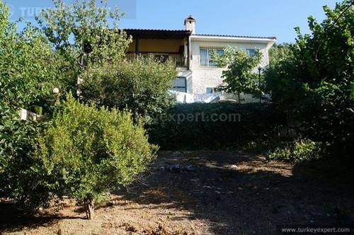 Independent village house with 2500 m2 of land in Kirazli Village near Kusadasi