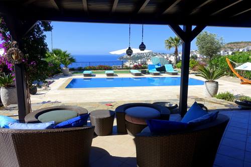 Prachtige villa in Bodrum Gundogan met uitzicht op zee en privé zwembad