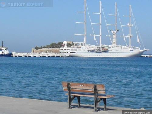 Building plot in Kusadasi town center for 5 storey buildings