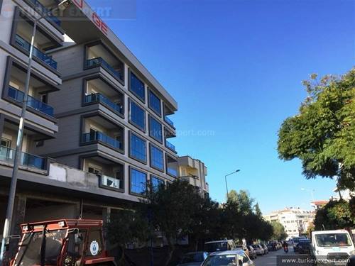 Appartement in nieuwbouw op slechts 250 m afstand van de waterkant, midden in het centrum van Kusadasi
