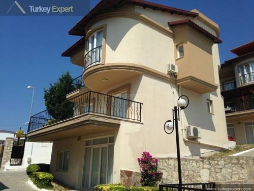 Large detached villa for sale in Ladies Beach with an attractive price
