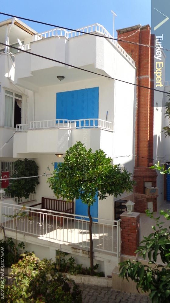 Traditional Turkish house near beach in Kusadasi