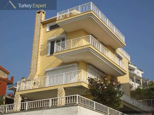 Spacious villa with open sea views and a separate apartment