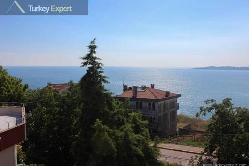 Spacious villa for sale in Istanbul near the sea with sea views