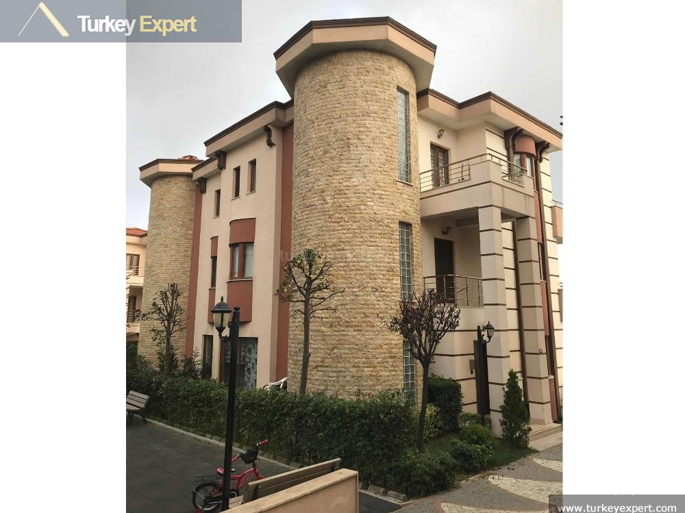 Luxury villa for sale on a well maintained complex in Istanbul