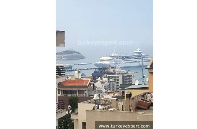 Centrally located villa in Kusadasi for sale