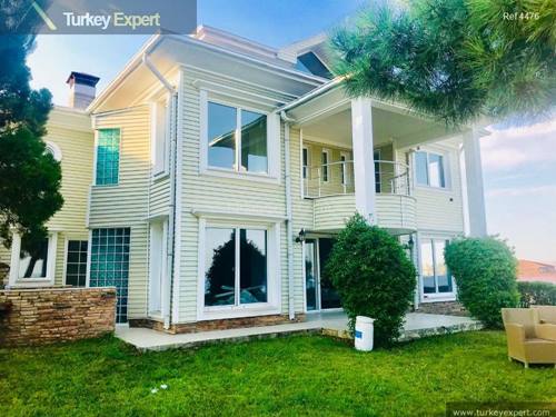 Sea front villa in Istanbul with amazing sea views, on a high standard complex