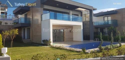Detached villa with sea view and private swimming pool in Kusadasi center