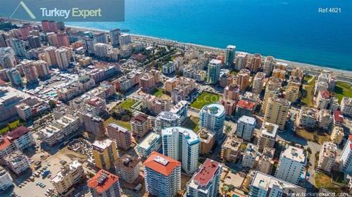 Two blocks with variety of apartments close to Mahmutlar Alanya beach