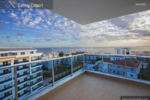 Property for sale in Alanya with sea views and facilities