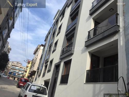 Newly completed one-bedroom apartment with separate kitchen and balcony in Izmir