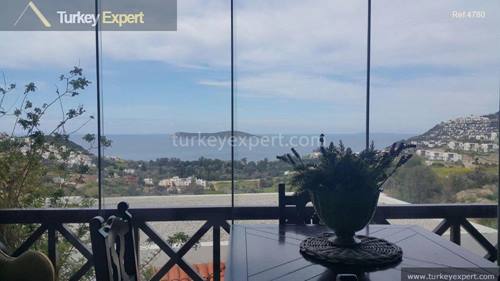 Garden apartment with sea views in Bodrum Gumusluk