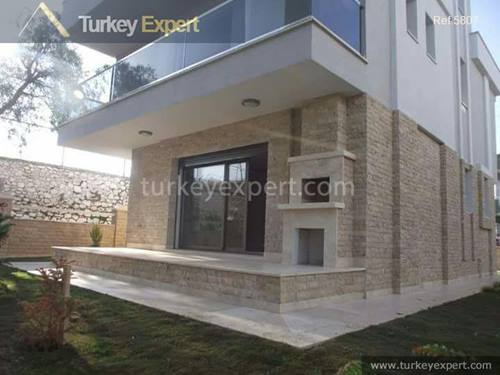 Detached villa for sale in Izmir Guzelbahce close to facilities