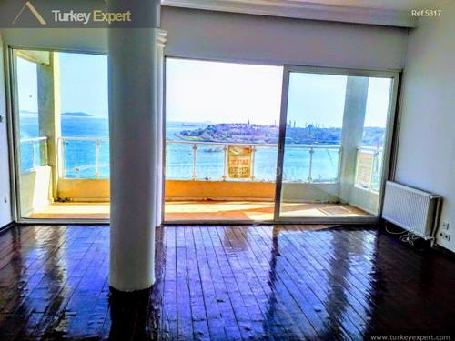 Panoramic Bosphorus view on the famous Susam Street