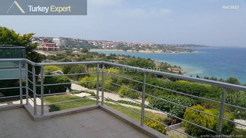 Sea view villa for sale in Izmir Cesme, on a complex with swimming pool, amazing views