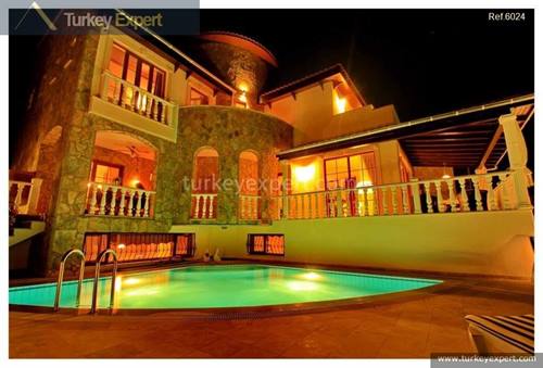 Detached villa with sea views and private pool in Kusadasi Sogucak