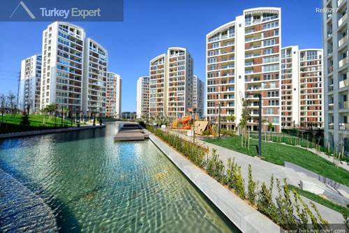 Investment opportunity, easy-to-rent flats for sale in a family-oriented district near Sancaktepe, Istanbul