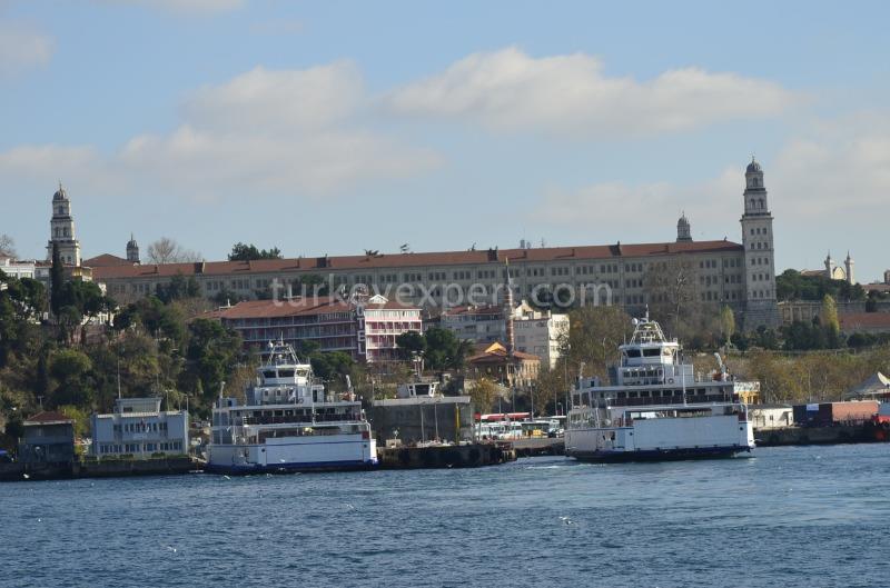 1_0_2_Harem_car_ferry