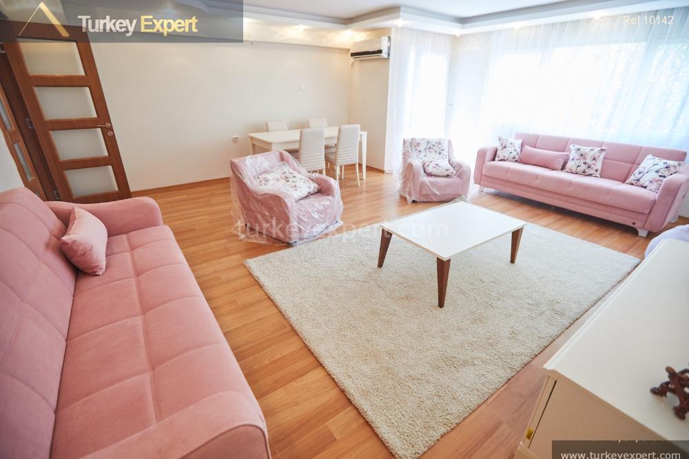 Spacious flat for sale in Izmir with furniture, central location in Bayrakli district 2