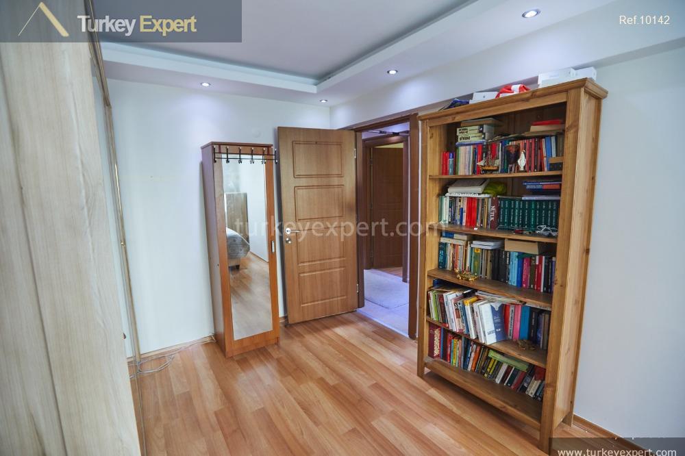 spacious flat for sale in izmir central location in bayrakli23