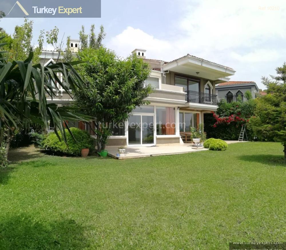 1spacious villa for sale in istanbul buyukcekmece next to the1