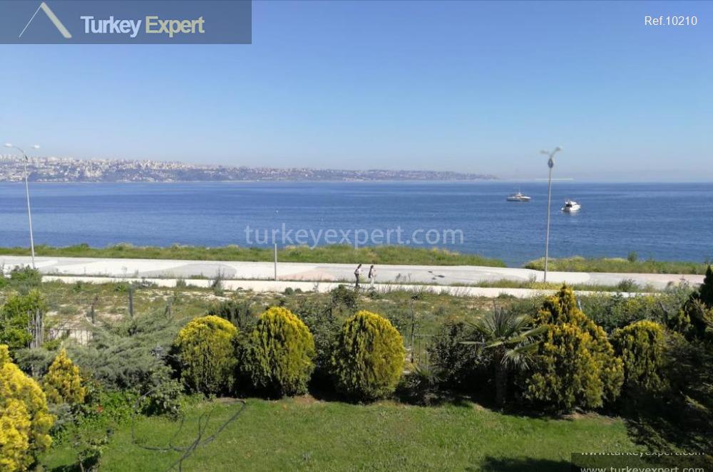 spacious villa for sale in istanbul buyukcekmece next to the19