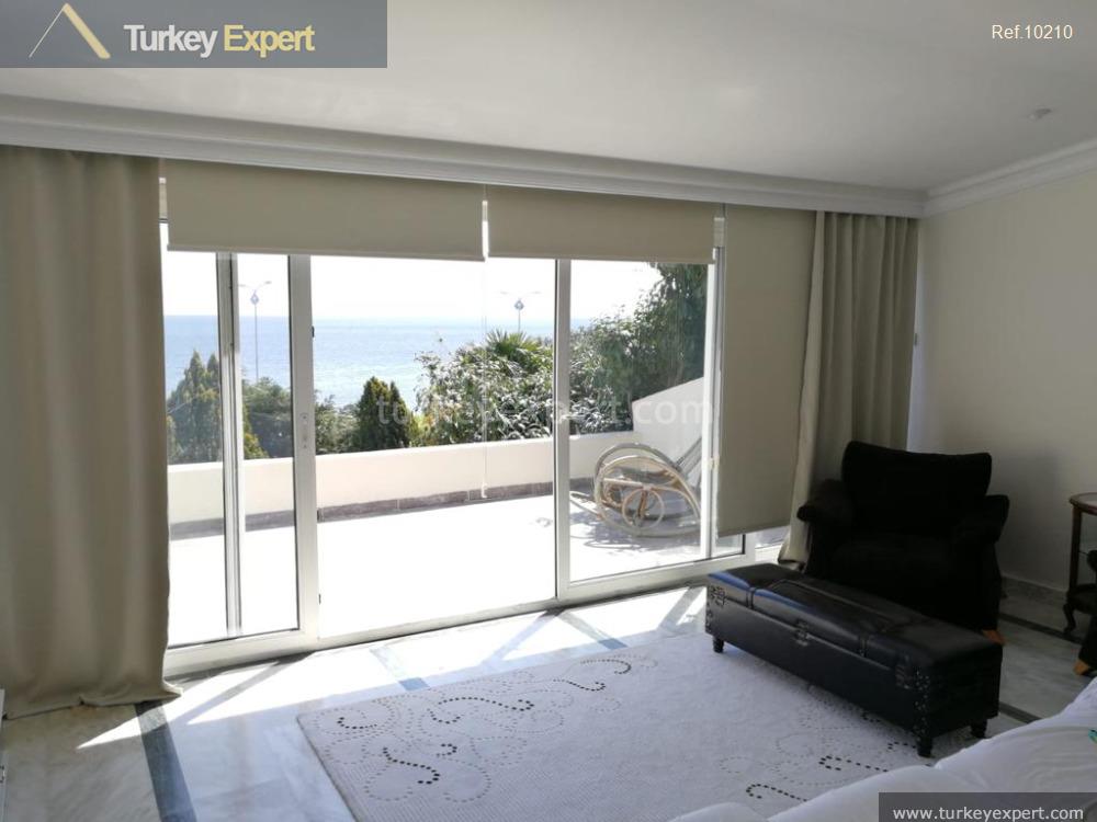 spacious villa for sale in istanbul buyukcekmece next to the2