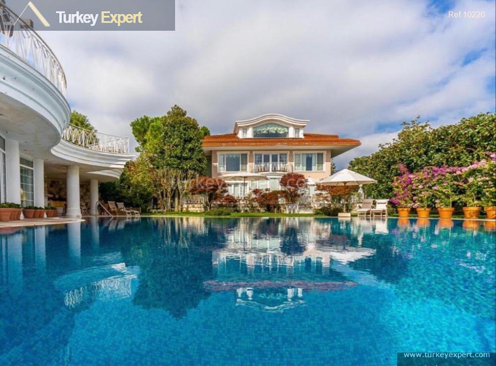 11spectacular triplex villa with a panoramic sea view in istanbul1