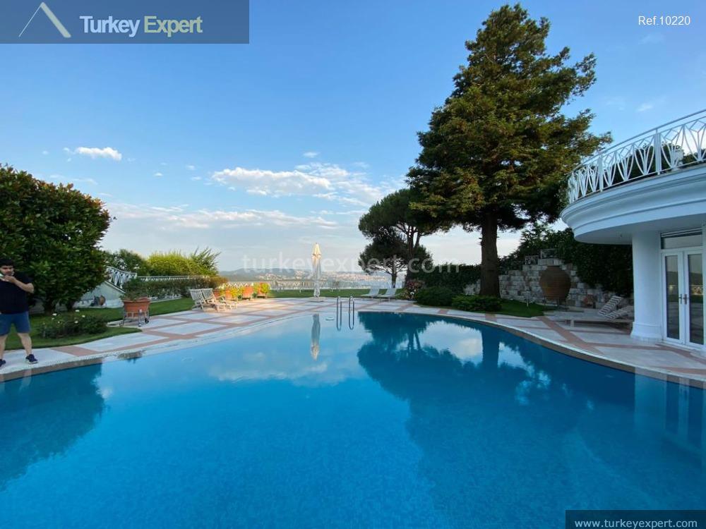 Exquisite Bosphorus villa with panoramic views in Istanbul Sariyer 1
