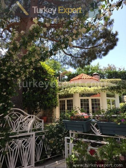 23spectacular triplex villa with a panoramic sea view in istanbul7