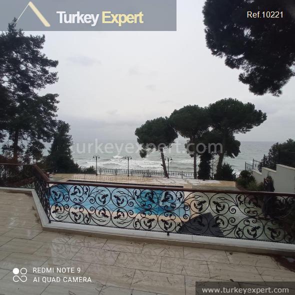 16spectacular waterfront villa with a pool in istanbul buyukcekmece8