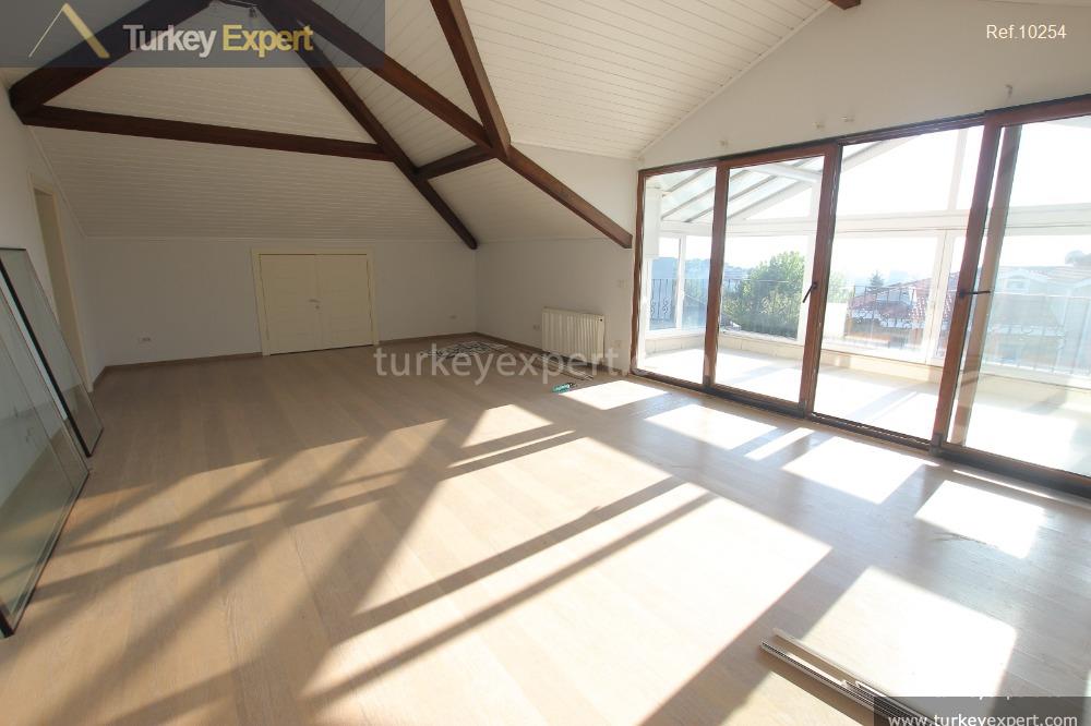 27splendid 4story villa with a spacious garden in istanbul uskudar13_midpageimg_