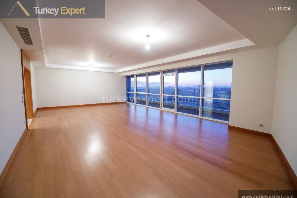 Luxurious Bagdat Street apartment in Istanbul on the 25th-floor with sea views 3