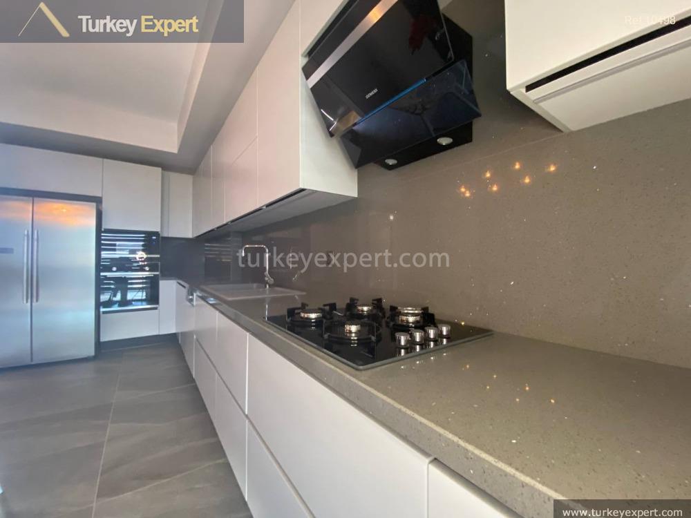 homes with private pools for sale in istanbul buyukcekmece in25_midpageimg_