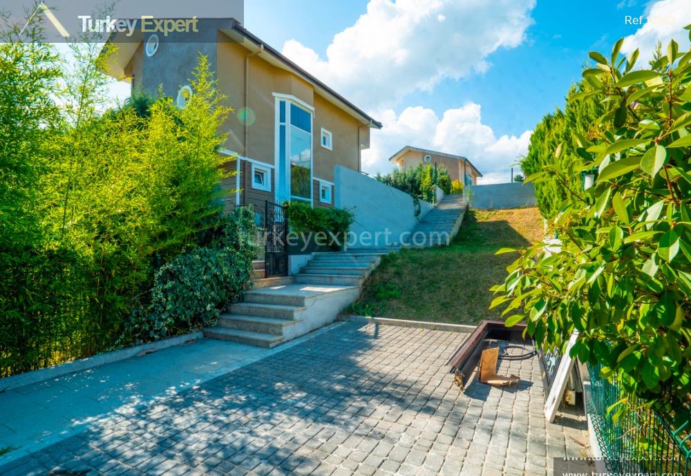 15exceptional villa with a private pool and garden in yalova29