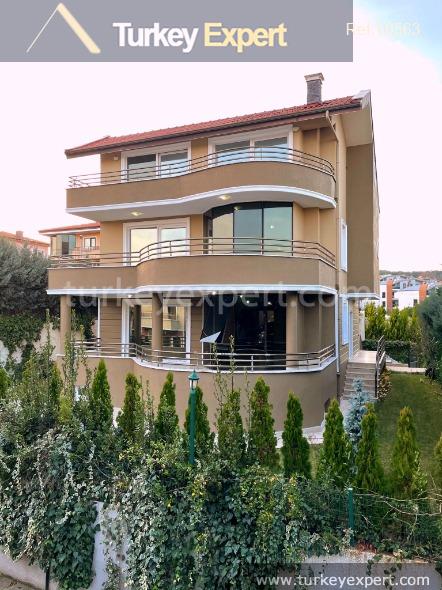 18exceptional villa with a private pool and garden in yalova1