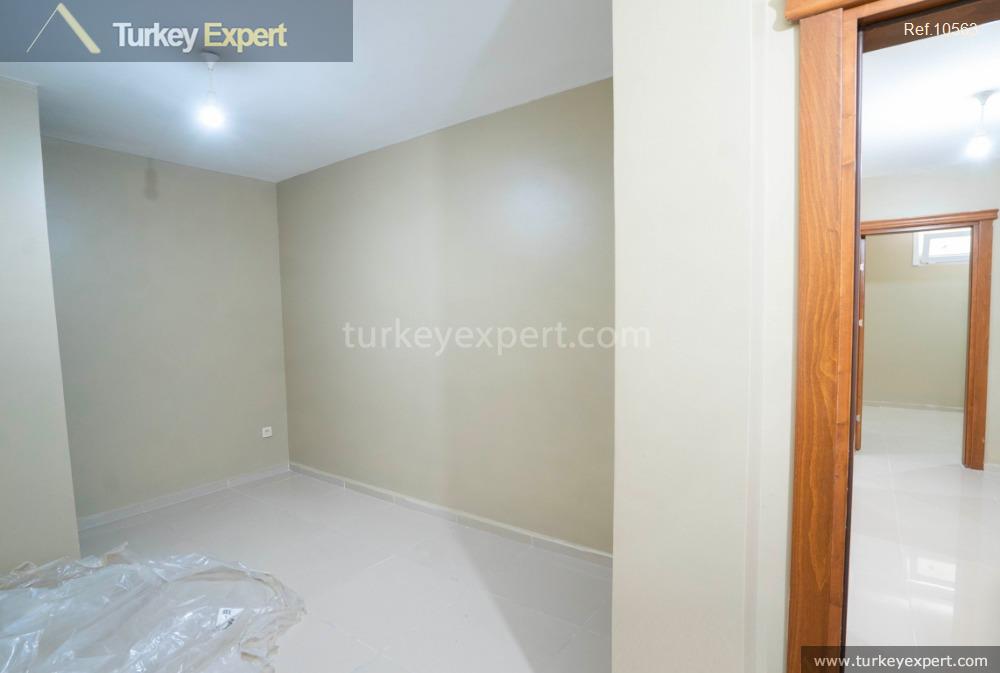 48exceptional villa with a private pool and garden in yalova4