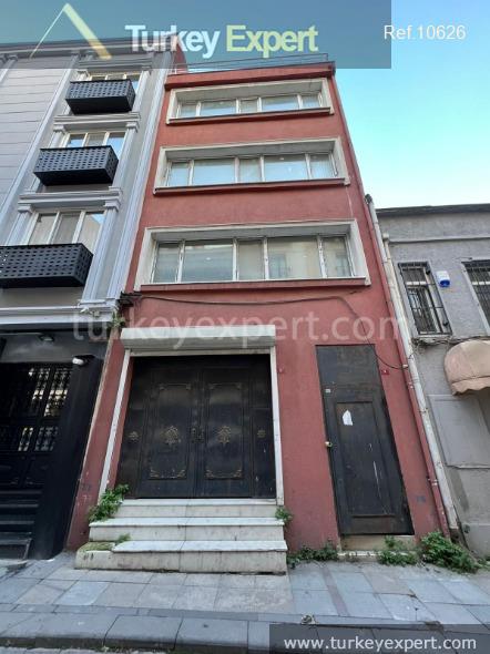 11threefloor building with an open terrace for sale in sultan1