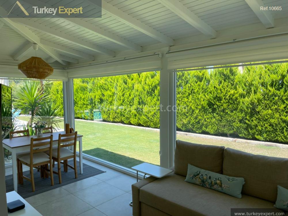 Beautiful villa with a private pool for sale in Izmir Guzelbahce 2
