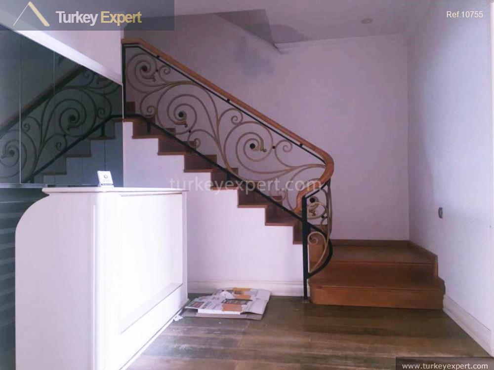 Water-front mansion sale in Istanbul Sariyer with its own deck on Bosphorus 2