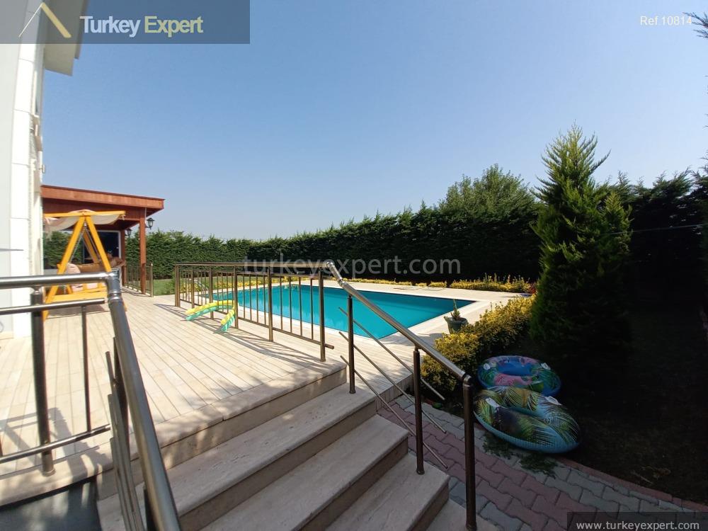 16detached 5bedroom villa with a pool for sale in istanbul2_midpageimg_