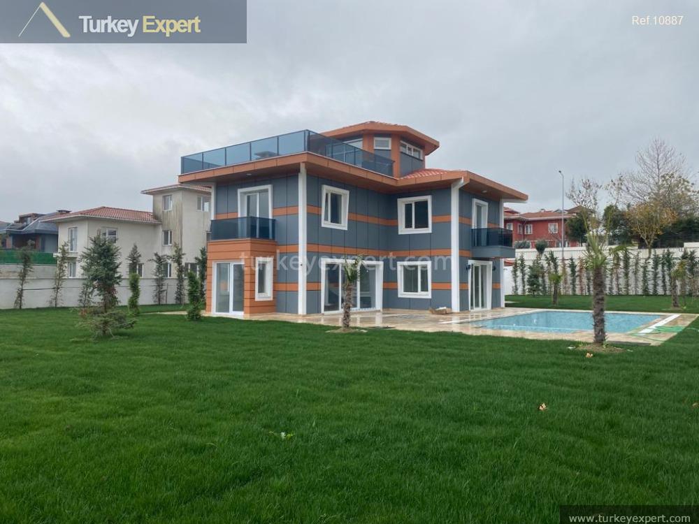 Exquisite villa in a compound for sale in Istanbul Buyukcekmece 0