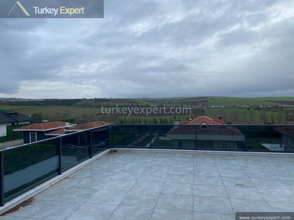 Exquisite villa in a compound for sale in Istanbul Buyukcekmece 1