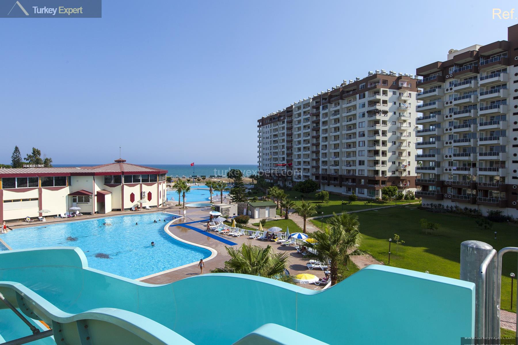 Mersin apartments right next to the sea, in a complex with 5 swimming pools 2